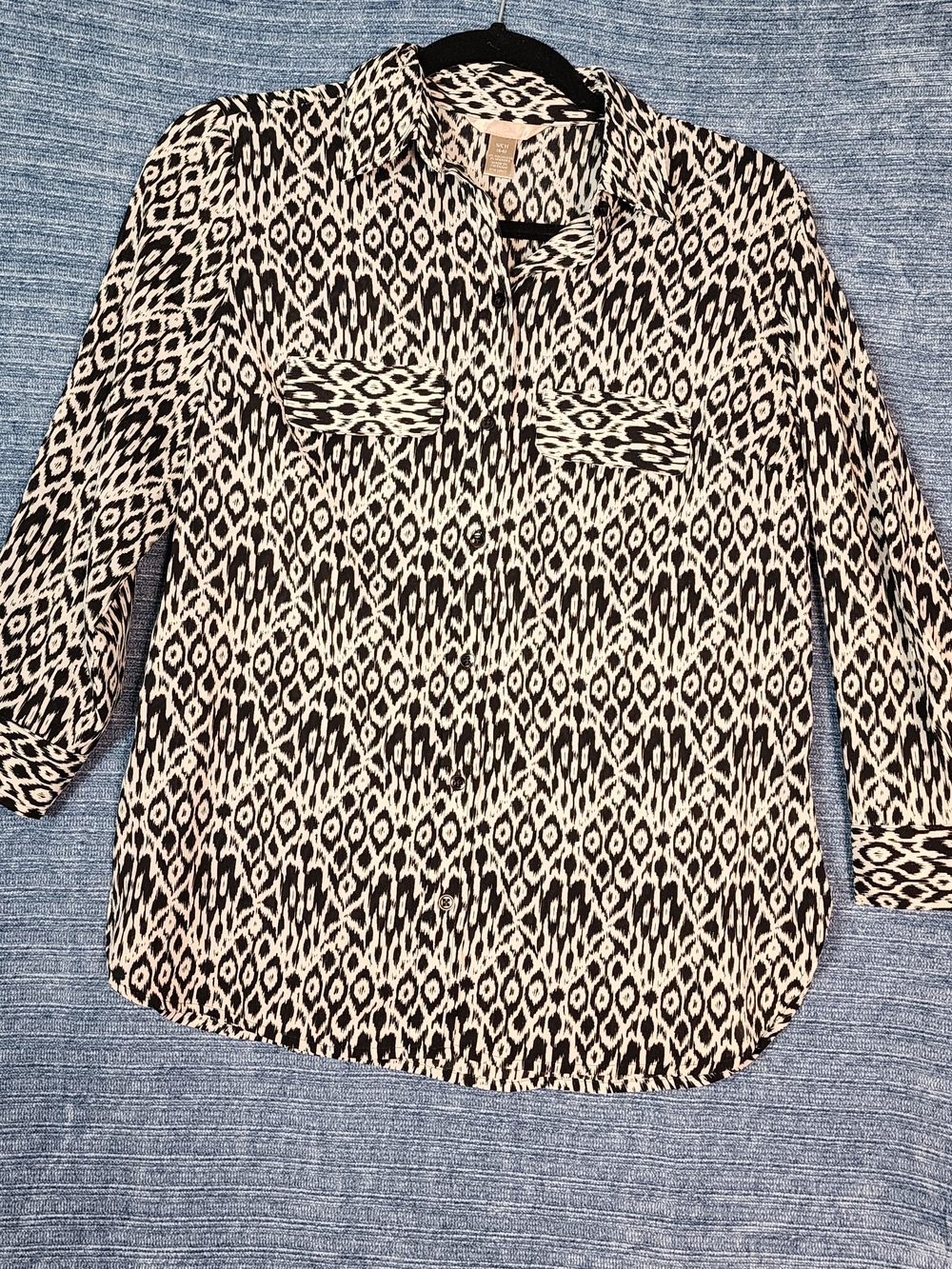 Women's Black & White Patterned Button-Up Blouse